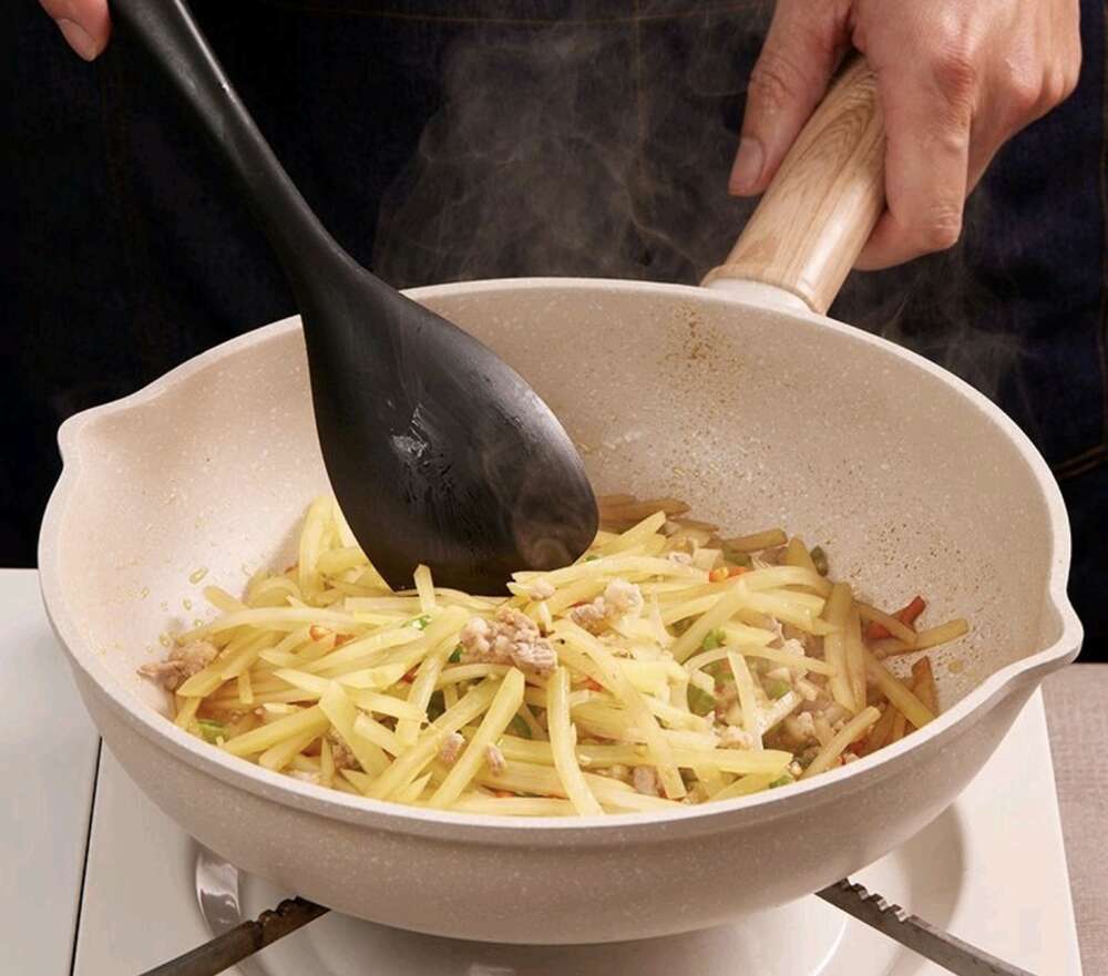 双椒肉末土豆丝